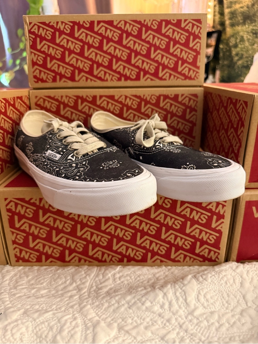 LIKE NEW Vans OTW Authentic LX 44 Bandana Print w/ Cream Women 9.5/Men 8